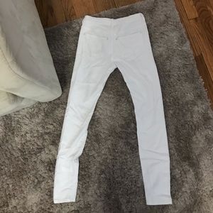 White jeans/jegging